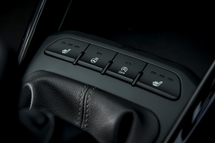 Детали интерьера Kia Rio 5-Door 2017 года  (UK) (фото 141 из 145)